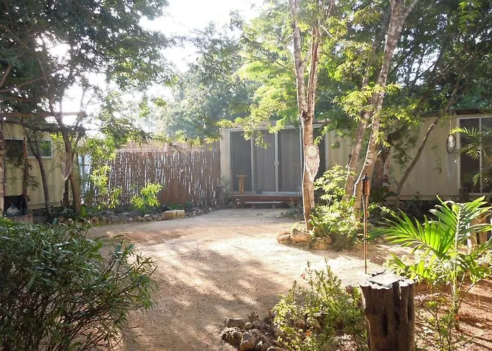 Containme Eco Chic Hotel