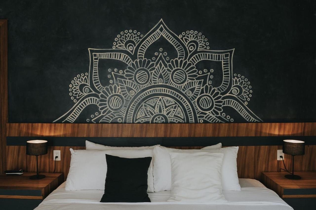 Mudra Tulum