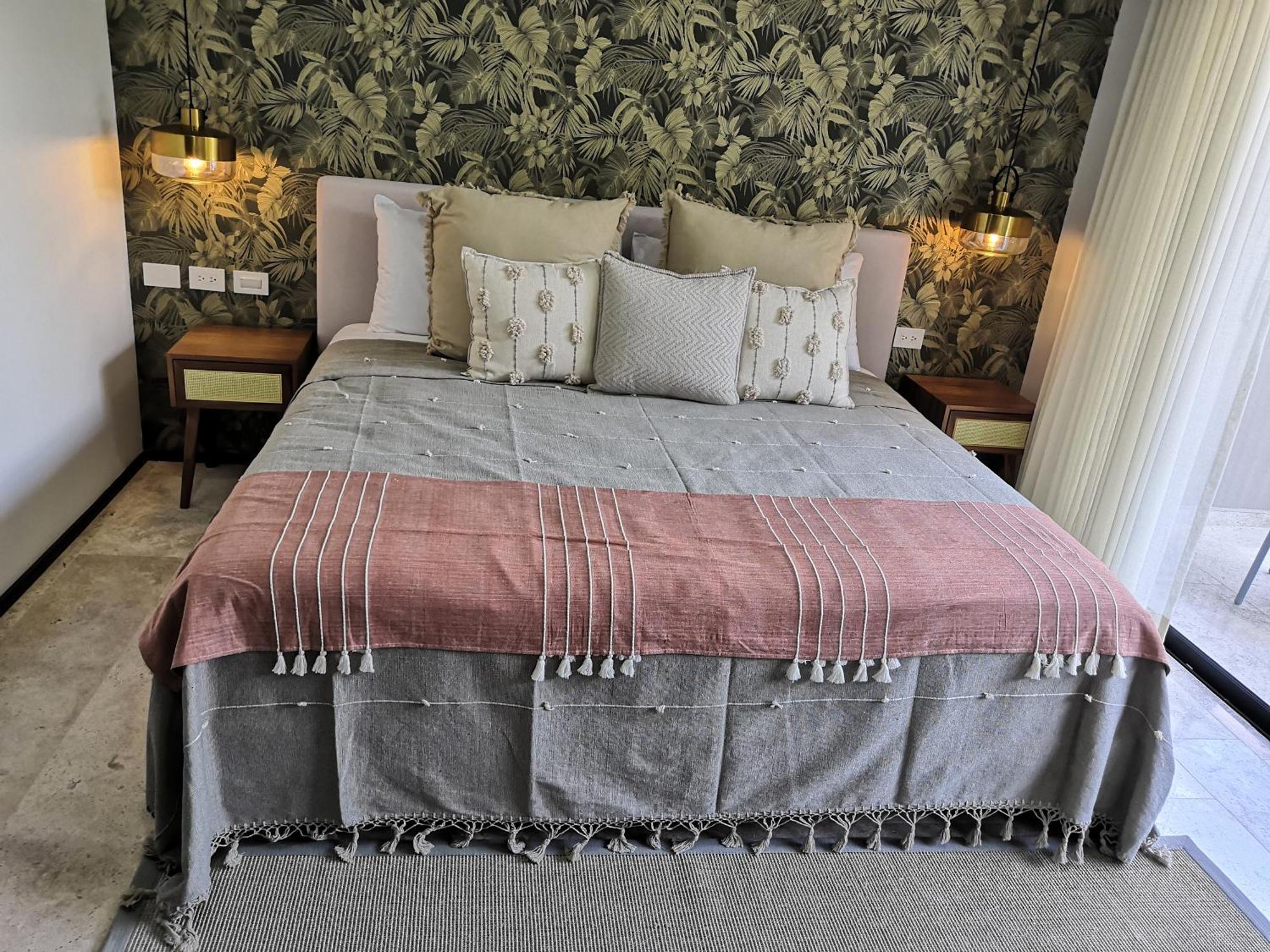 Menesse Luxury By Spot *