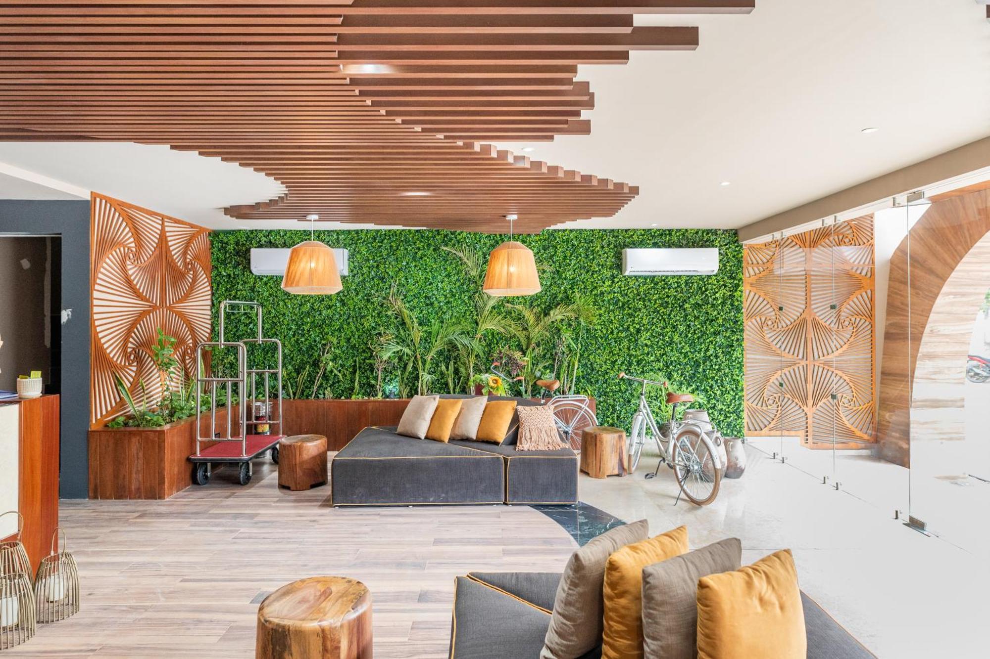 Menesse Luxury By Spot *