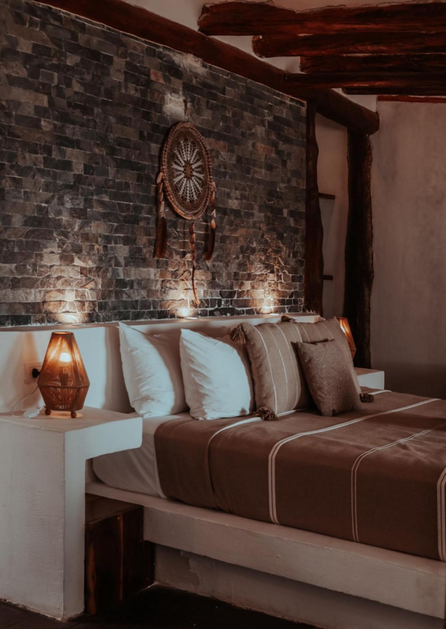 Niken Beachfront Hotel 4*