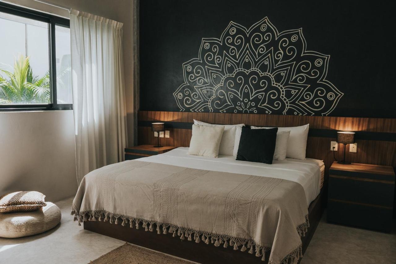 Mudra Tulum