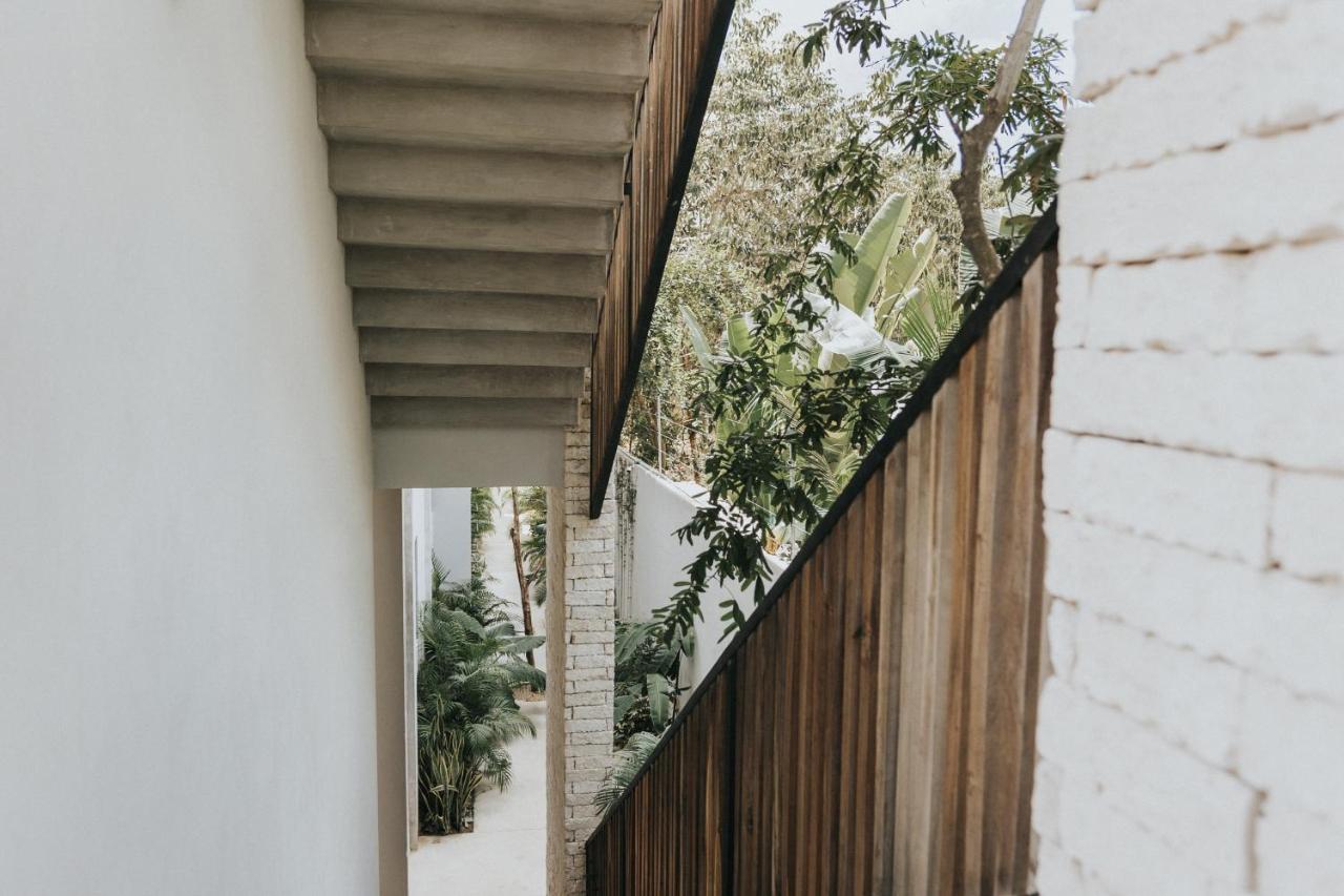Mudra Tulum