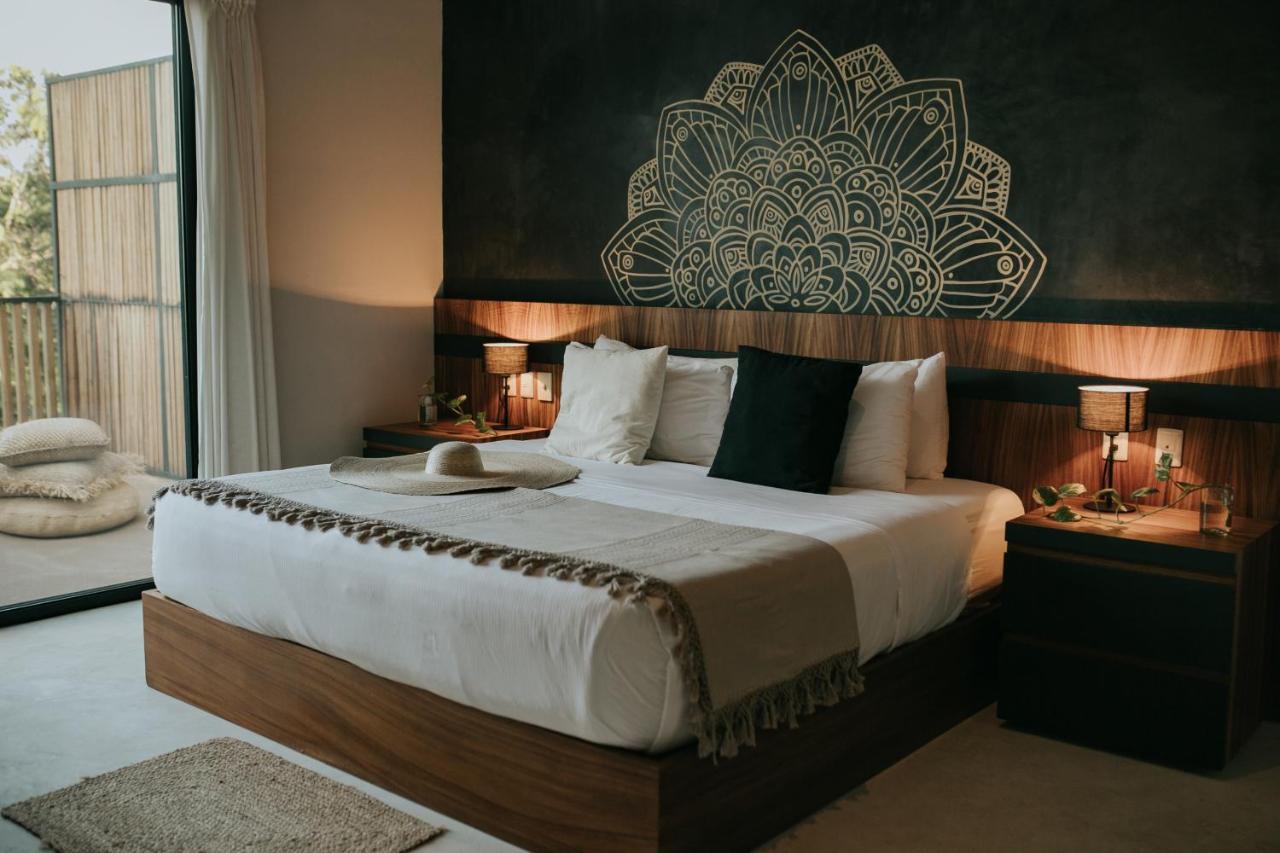 Mudra Tulum