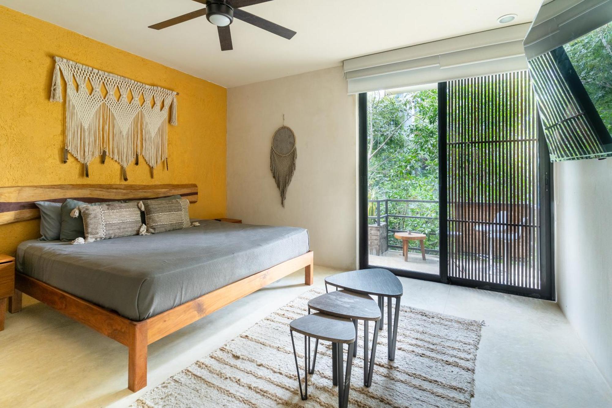 Charming Getaway In Prime Location Apartment *