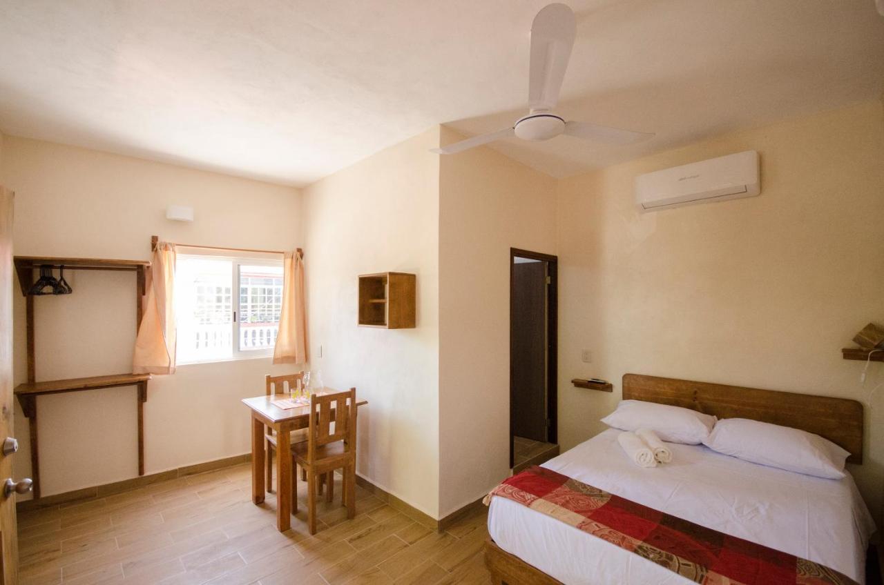 Casa Almendro Hotel