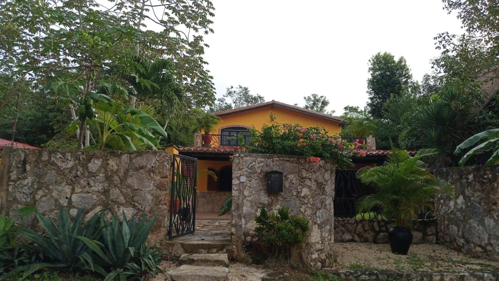 Casa Mango Bed & Breakfast 2*