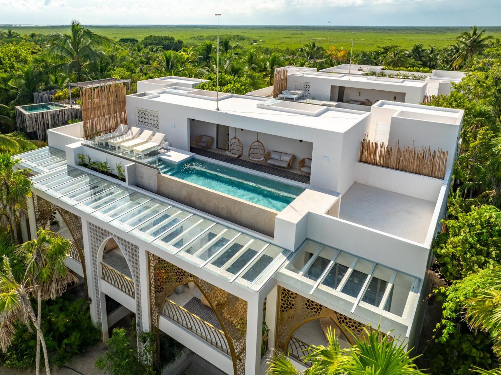 Sana Beachfront Boutique Hotel 5*