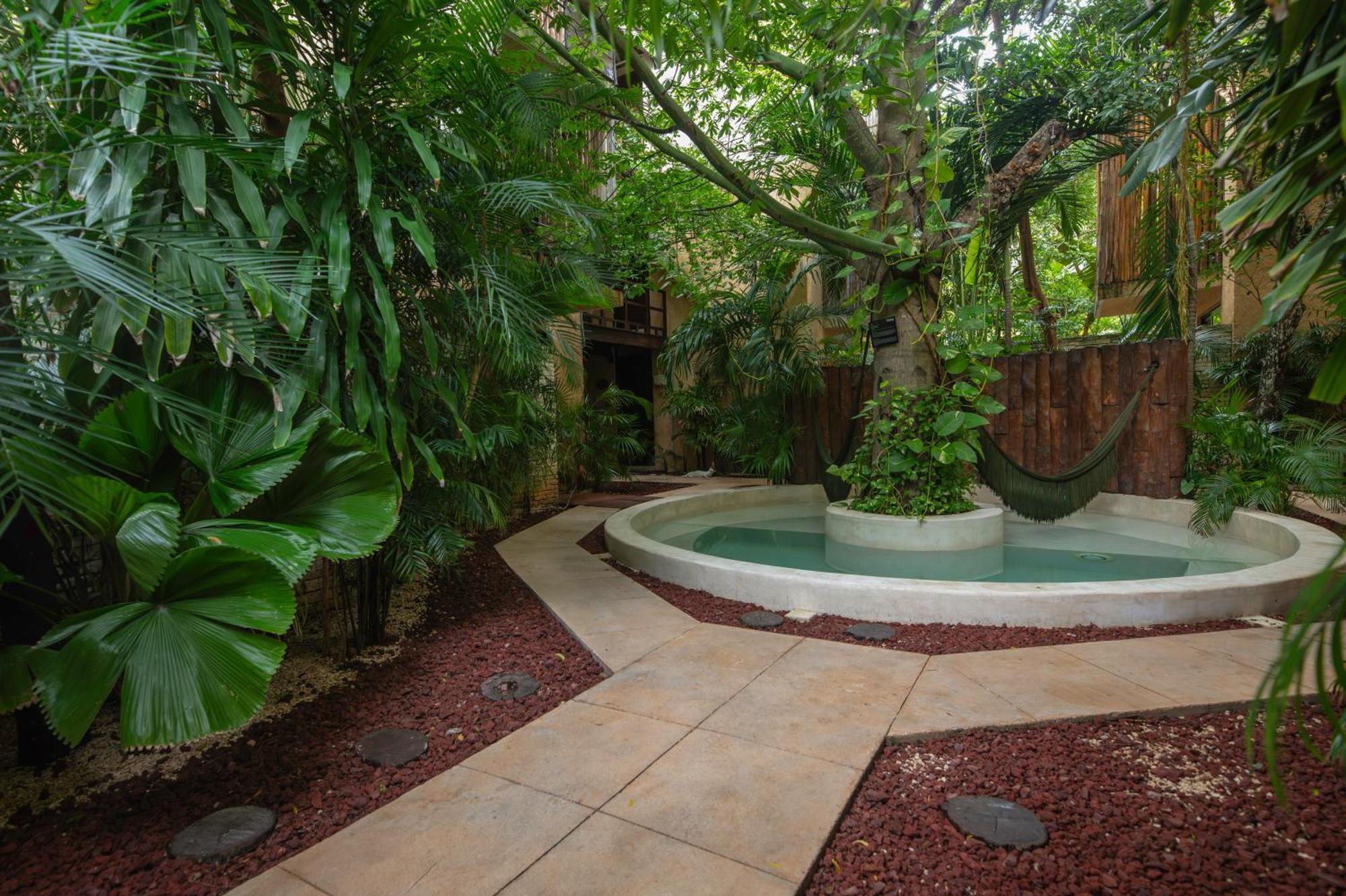 Apartment Charming Getaway In Prime Location *
