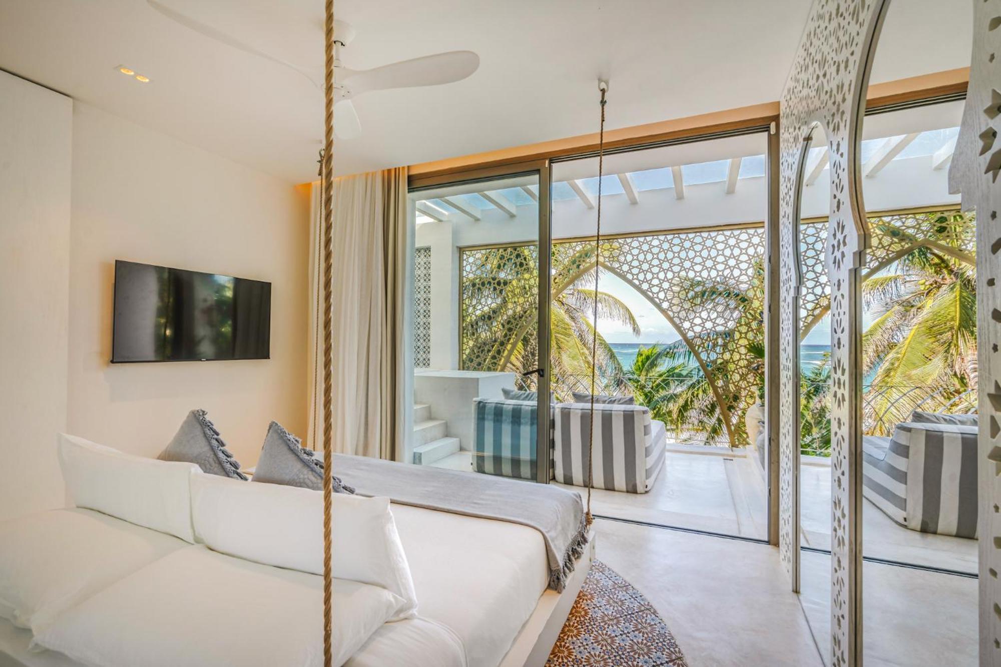Hotel Sana Beachfront Boutique 5*