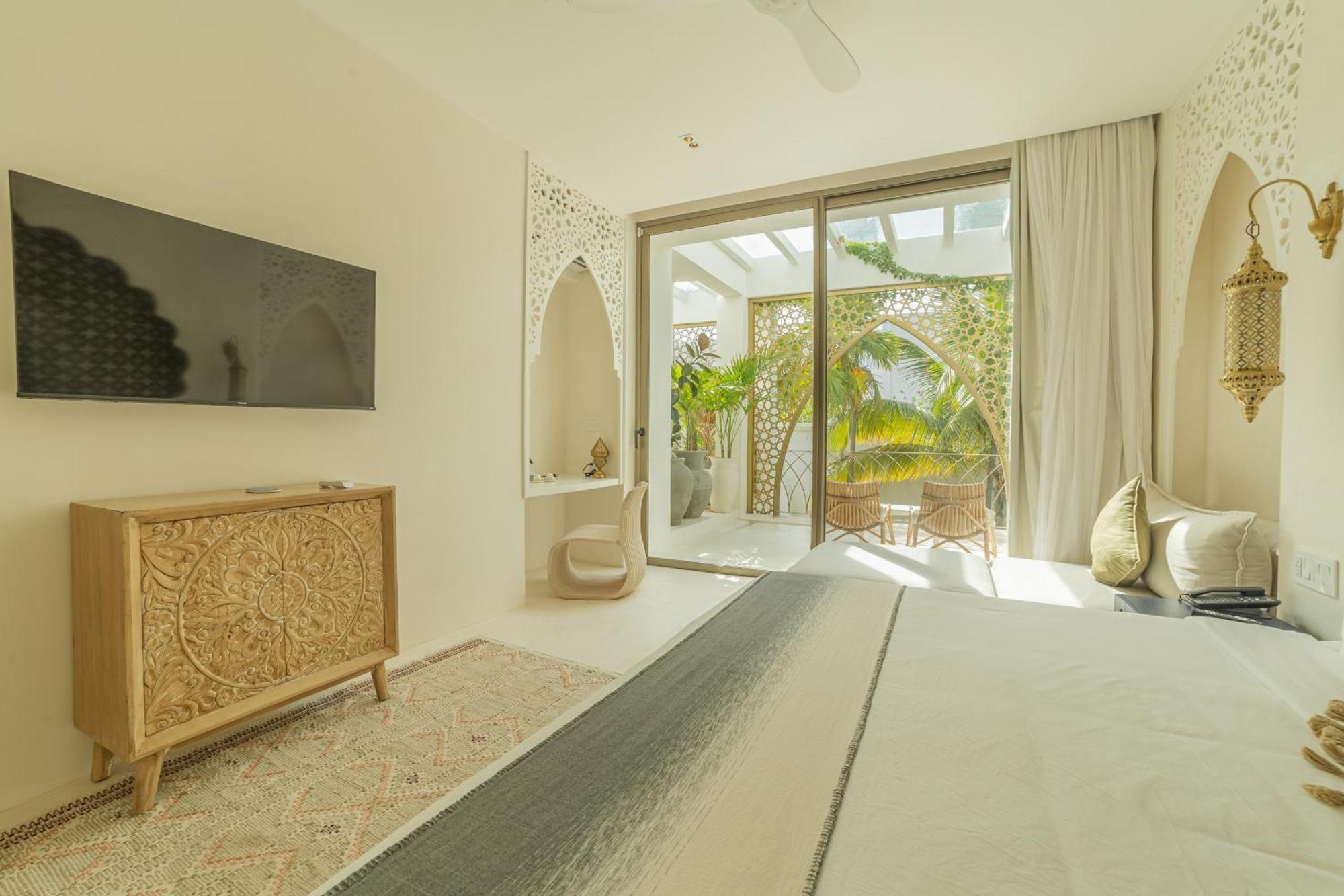 Sana Beachfront Boutique Hotel