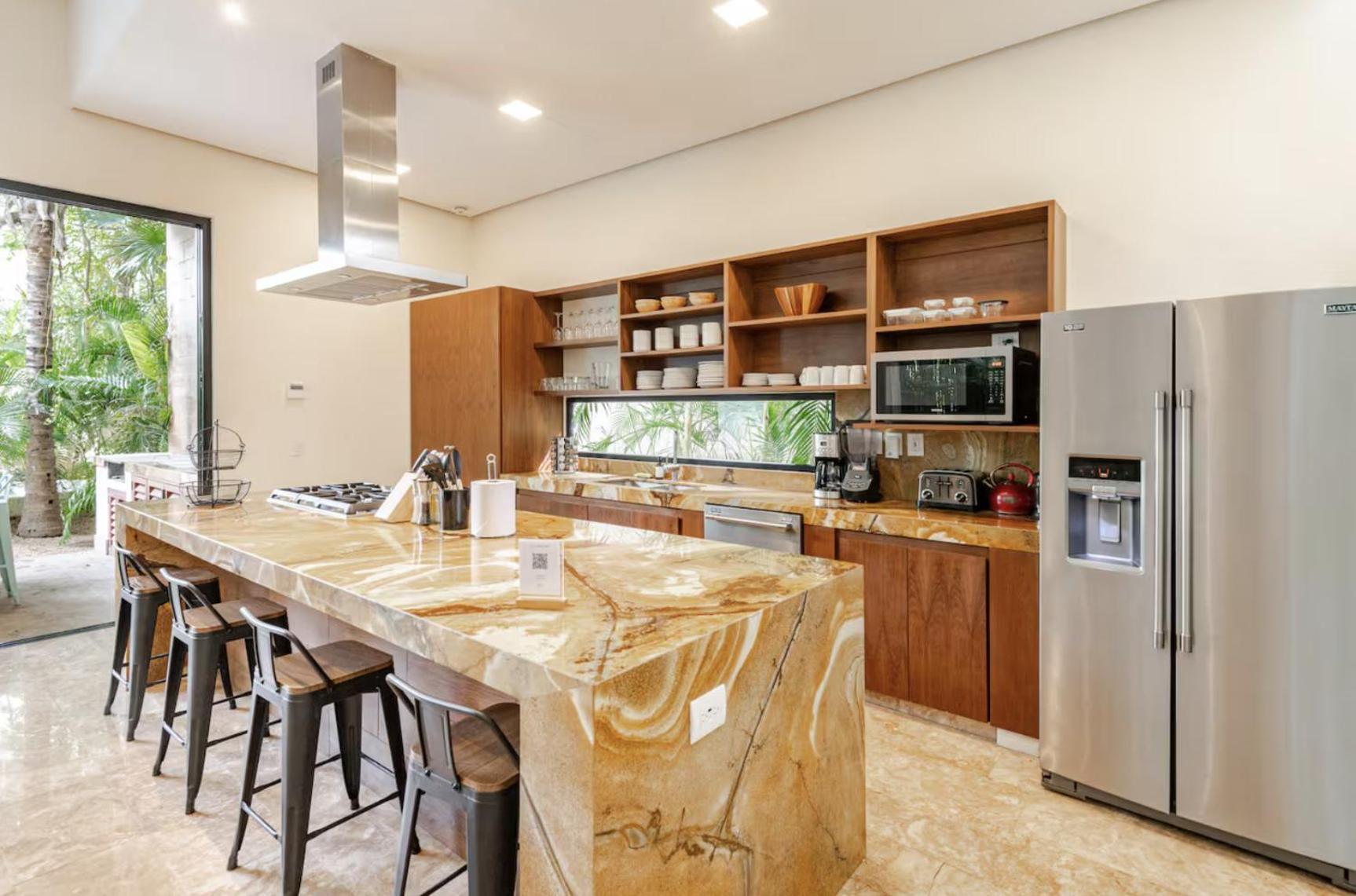 Tuuk: Luxury 5-bedroom With Private Pool And Concierge Villa *