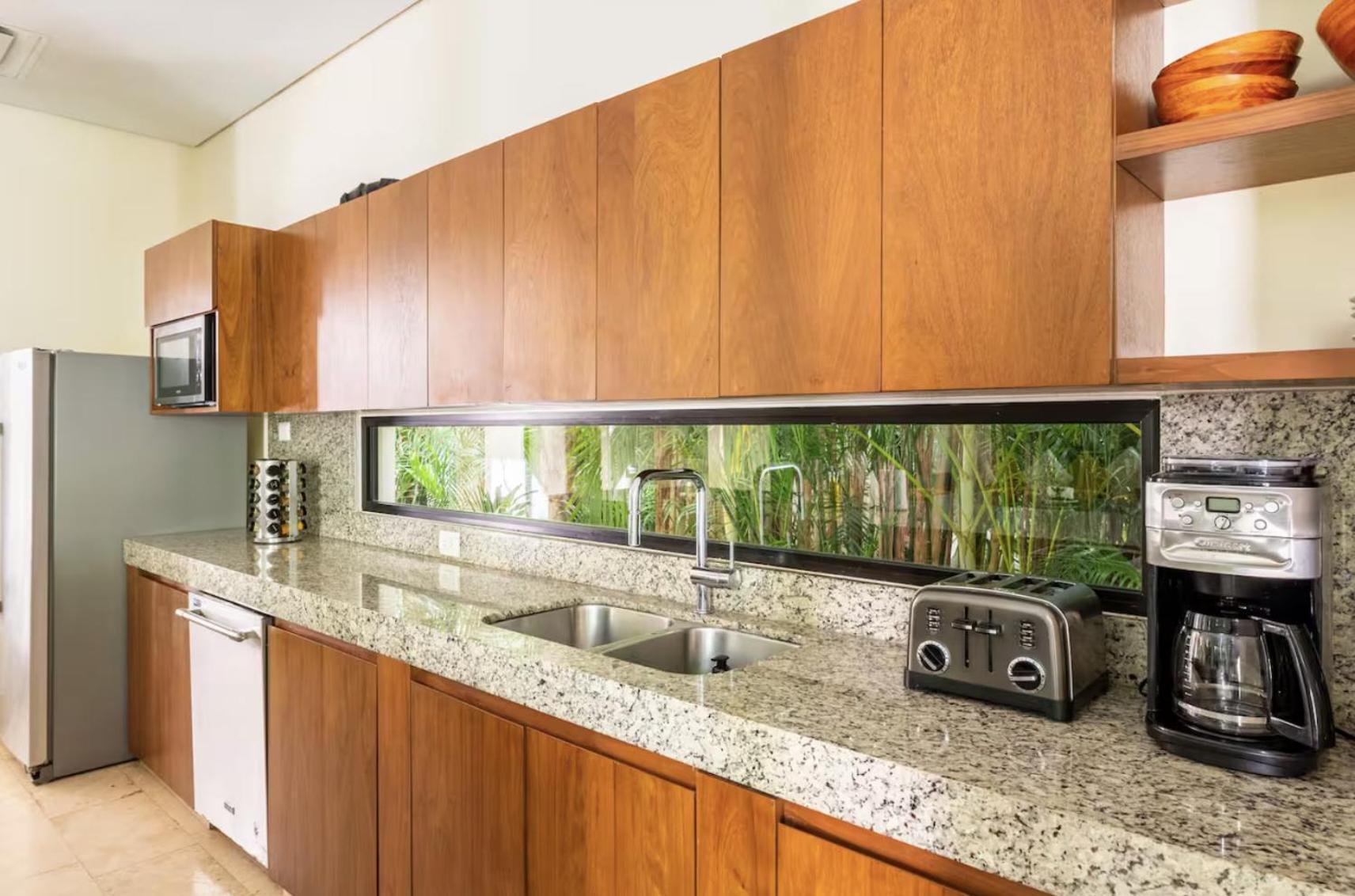 Tuuk: Luxury 5-bedroom With Private Pool And Concierge Villa