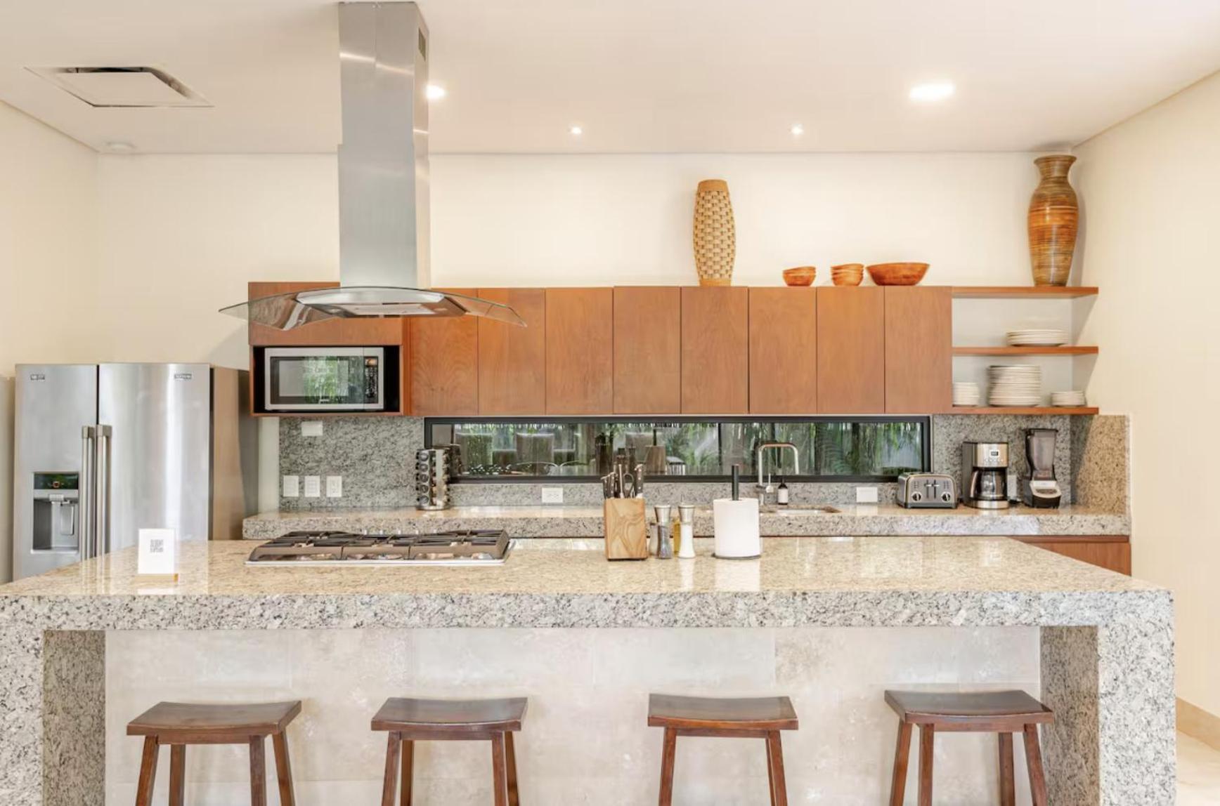 Tuuk: Luxury 5-bedroom With Private Pool And Concierge Villa *