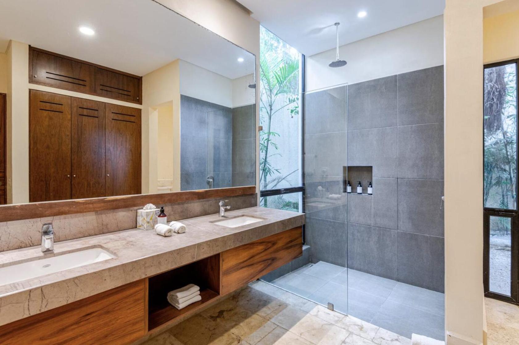Tuuk: Luxury 5-bedroom With Private Pool And Concierge Villa *