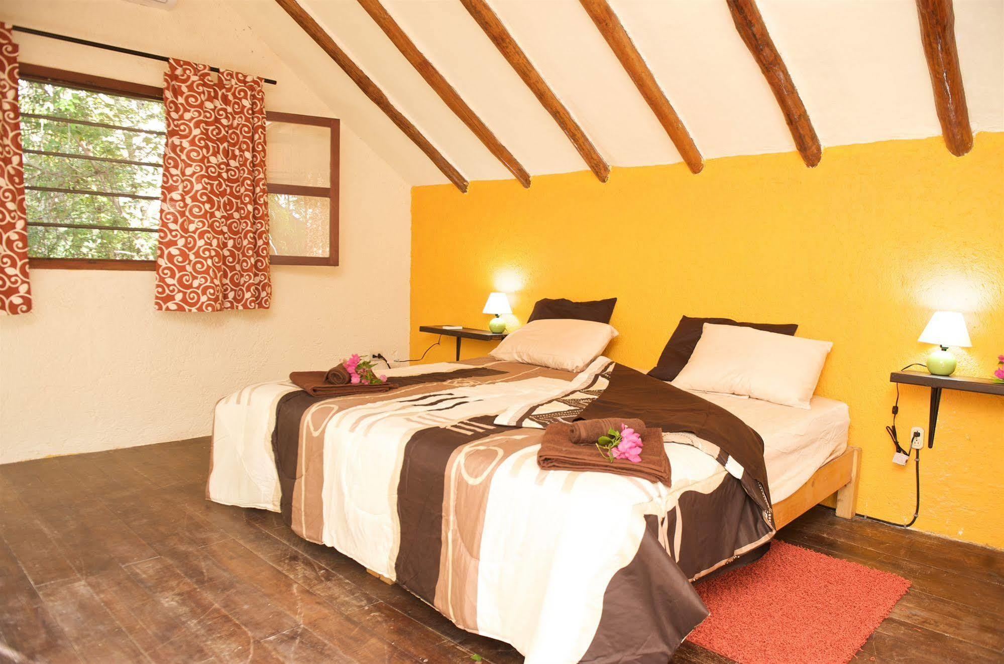 Casa Mango Bed & Breakfast